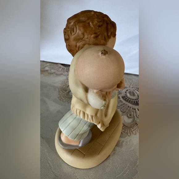 1992 ENESCO MEMORIES OF YESTERDAY THE FUTURE GOD BLESS EM BOY FIGURINE - Picture 5 of 7